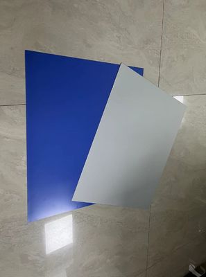 Alüminyum alaşım 1050/1060 Standart ve 830nm Spektral Duyarlılığı ile CTP Plate 1350mm Maksimum Bobin Genişliği