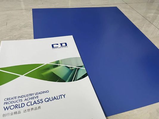 Yüksek Hassasiyetli Baskı İçin 25-30 Saniye Geliştirme Süreli ve 830nm Hassas Işık Kaynaklı Mavi Termal CTP Baskı Kalıbı