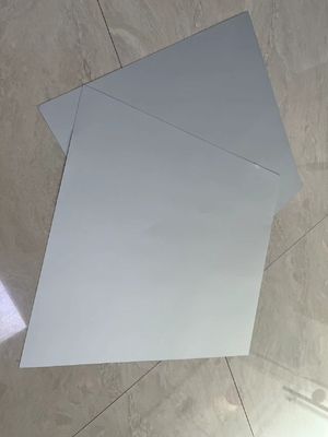 100,000-300,000 baskı için 0.15mm/0.30mm kalınlığında işlemsiz gri beyaz CTP baskı plağı
