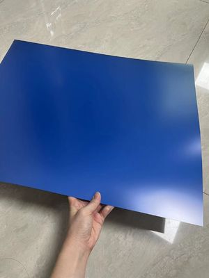 Mavi Kaplama Termikal CTP Tablası 350000 baskı için 1350 mm maksimum bobin genişliğiyle Çiğ Offset Baskı