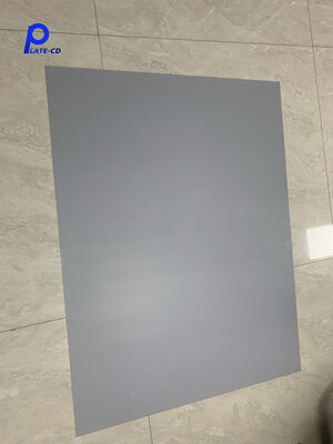 18 aylık geçerlilik ve 22-25 saniyelik üretim süresi ile geliştiricisi olmayan işlenmemiş CTP plağı